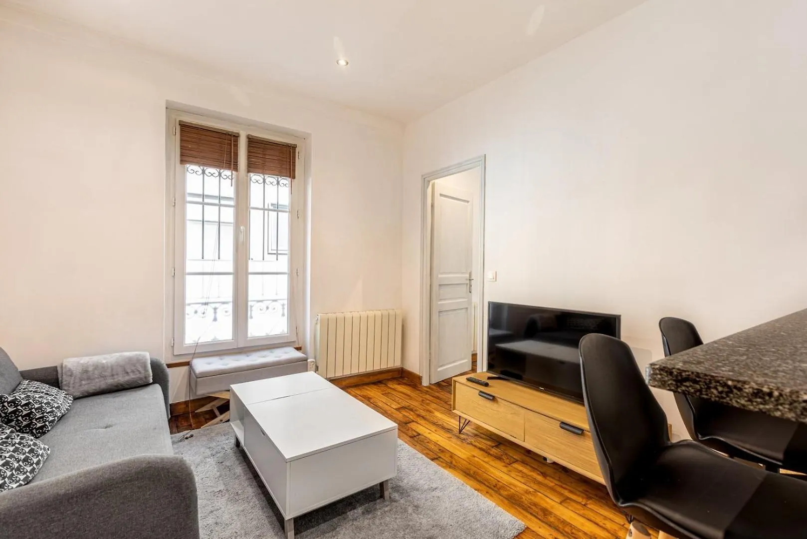 Guestready - Cozy Apt 10 Mins From Arc De Triomphe Paris 0*,  France