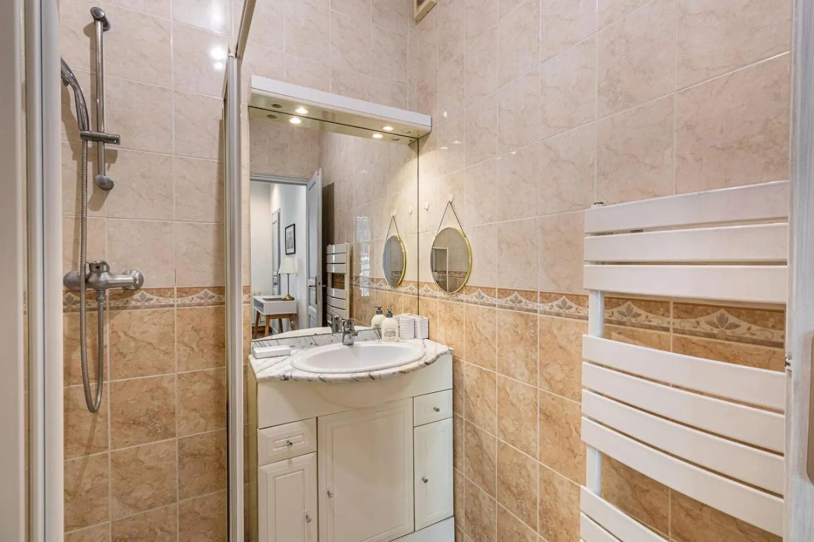 Guestready - Cozy Apt 10 Mins From Arc De Triomphe Paris